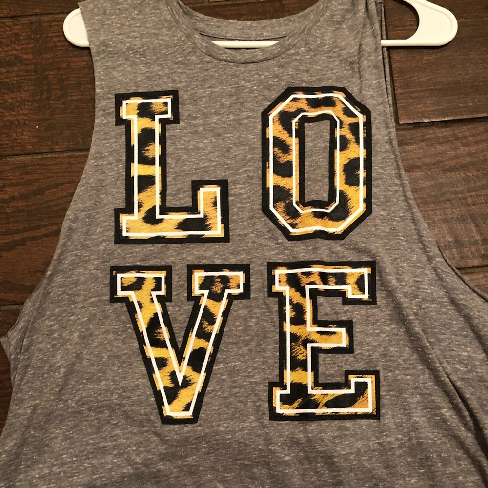 Love cheetah print sleeveless top